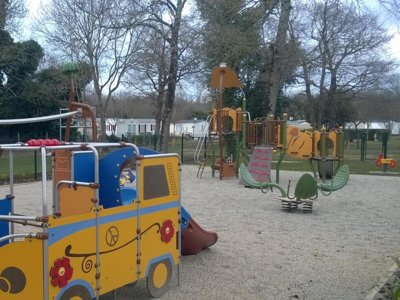 Cliquez pour découvrir toutes les photos de l'ÉTABLISSEMENT ! camping Les Floralies photo 12