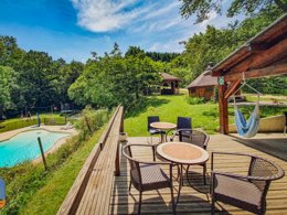 Camping Pas Cher vous présente avec son site Officiel campingpascher.fr, le Camping Des Randonneurs classé 2 étoiles, situé sur la commune de Fenouillet dans le département Pyrénées-orientales (Languedoc Roussillon) en France. Le camping Des Randonneurs, vous présente un hébergement de type lodge de 25 m². Le camping Des Randonneurs vous propose du lundi 21 septembre au lundi 28 septembre 2026 pour 7 nuits à 305€. Cette location propose 84 dates différentes pour réserver votre séjour. Découvrez également les 11 autres gammes d'hébergements du camping. Les Avis clients pour le Camping Des Randonneurs sont excellents avec une note moyenne de 9 sur 10. LacMer, Piscine extérieure, Aire de jeux enfants, Baby-foot, Canoë-kayak, Canyoning, Ping-pong, Planche à voile, Pétanque, Rafting, Randonnée, Terrain multisports, Trampoline, Restaurant, Snack/Bar, Supermarché, Épicerie,... En savoir plus : cliquez-ICI.