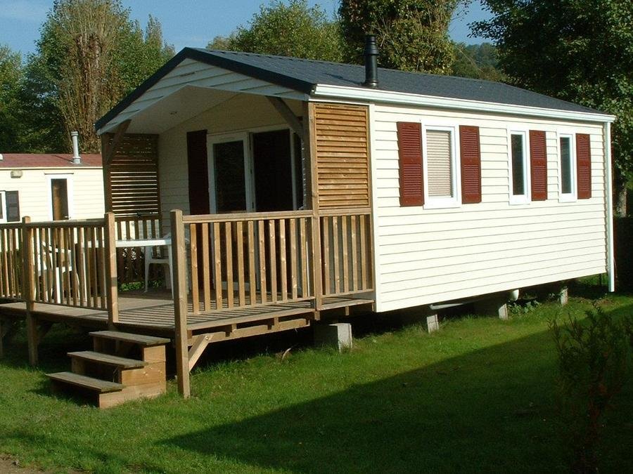 Camping Pas Cher vous présente avec son site Officiel campingpascher.fr, le Camping Sites Et Paysages - Domaine De La Catinière classé 4 étoiles, situé sur la commune de Fiquefleur Equainville dans le département Eure (Haute Normandie) en France. Le camping Sites Et Paysages - Domaine De La Catinière, vous présente un hébergement de type mobil-home de 24 m² et télévision. Le camping Sites Et Paysages - Domaine De La Catinière vous propose du dimanche 04 octobre au dimanche 11 octobre 2026 pour 7 nuits à 398.2€. Cette location propose 31 dates différentes pour réserver votre séjour. Découvrez également les 12 autres gammes d'hébergements du camping. Les Avis clients pour le Camping Sites Et Paysages - Domaine De La Catinière sont excellents avec une note moyenne de 8 sur 10. Piscine chauffée, Piscine extérieure, Animations familiales, Aire de jeux enfants, Baby-foot, Centre équestre, Cyclisme, Flipper, Parcours sportif, Piscine, Pétanque, Randonnée, Terrain de football, Trampoline, Dépôt de pain, Snack/Bar, Épicerie,... En savoir plus : cliquez-ICI.