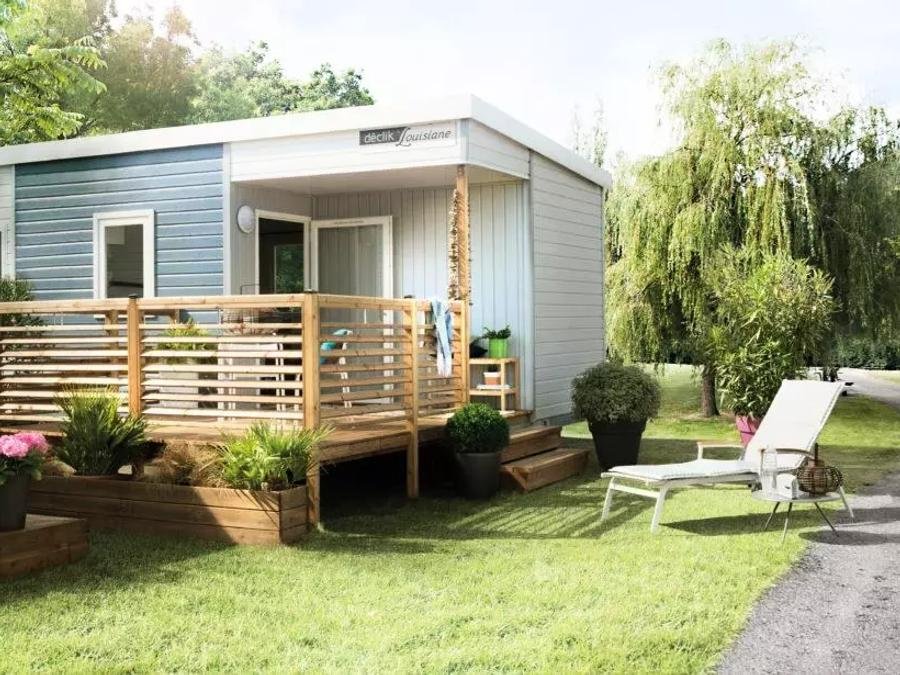 Camping Pas Cher vous présente avec son site Officiel campingpascher.fr, le Camping Du Val classé 3 étoiles, situé sur la commune de Erquy dans le département Côtes-d'armor (Bretagne) en France. Le camping Du Val vous propose un hébergement de type mobil-home de 32 m² (télévision). Cet hébergement propose plus de 32 dates différentes pour réserver ! Pour dévouvrir la période la moins chère, consultez la rubrique 'Tarifs' et sélectionnez votre mois de départ. L'établissement vous propose 15 autres types d'hébergements. Découvrez tous nos séjours à petits prix dans la commune et aux alentours de Erquy du département : Côtes-d'armor (Bretagne). Les Avis clients pour le Camping Du Val sont excellents avec une note moyenne de 8 sur 10. Piscine couverte, Piscine extérieure, Animations familiales, Club enfants, Aire de jeux enfants, Cyclisme, Ping-pong, Pétanque, Randonnée, Bar, Brasserie, Créperie, Dépôt de pain, Pizzeria, Snack/Bar,... En savoir plus : cliquez-ICI.