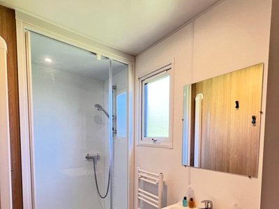 Cliquez pour découvrir toutes les photos de l'HÉBERGEMENT ! mobil-home - La Grappe Fleurie photo 7