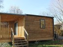 Cliquez pour découvrir toutes les photos de l'HÉBERGEMENT ! chalet - camping La Grappe Fleurie photo 2