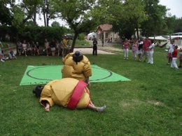 Camping Pas Cher vous présente avec son site Officiel campingpascher.fr, le Camping Du Lac classé 4 étoiles, situé sur la commune de Foix dans le département Ariège (Midi Pyrénées) en France. Le camping Du Lac, vous présente un hébergement de type mobil-home de 32 m² et télévision. Le camping Du Lac vous propose du lundi 02 mars au lundi 09 mars 2026 pour 7 nuits à 462€. Cette location propose 151 dates différentes pour réserver votre séjour. Découvrez également les 8 autres gammes d'hébergements du camping. Les Avis clients pour le Camping Du Lac sont de 7 sur 10. Rivière, Piscine extérieure, Animations familiales, Aire de jeux enfants, Pétanque, Bar, Dépôt de pain, Restaurant,... En savoir plus : cliquez-ICI.