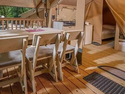 Cliquez pour découvrir toutes les photos de l'HÉBERGEMENT ! tente en toile et bois - Bi Village photo 2