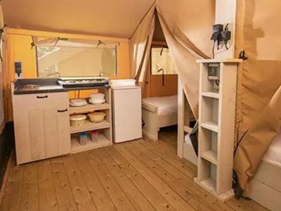 Cliquez pour découvrir toutes les photos de l'HÉBERGEMENT ! tente en toile et bois - Bi Village photo 3