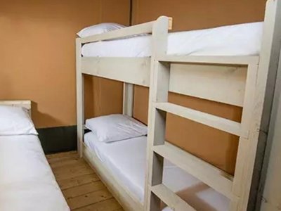 Cliquez pour découvrir toutes les photos de l'HÉBERGEMENT ! tente en toile et bois - Bi Village photo 7