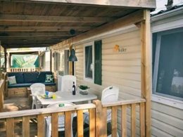 Camping Pas Cher vous présente avec son site Officiel campingpascher.fr, le Camping Bi Village classé 4 étoiles, situé sur la commune de Pula dans le département Istrie (Istrie) en Croatie. Le camping Bi Village, vous présente un hébergement de type mobil-home de 32 m² avec climatisation. Le camping Bi Village vous propose du mercredi 29 avril au mercredi 06 mai 2026, en promotion à -29% pour 7 nuits à 266 € au lieu de 378,0 € soit une Économie de 112 €. Cette location propose 72 dates différentes pour réserver votre séjour. Découvrez également les 10 autres gammes d'hébergements du camping. Les Avis clients pour le Camping Bi Village sont excellents avec une note moyenne de 8 sur 10. Mer, Parc aquatique, Piscine extérieure, Animation ados, Animations familiales, Club enfants, Aire de jeux enfants, Baby-foot, Canoë-kayak, Centre équestre, Court de tennis, Escalade, Golf, Parcours sportif, Ping-pong, Piscine, Planche à voile, Plongée, Pédalo, Pétanque, Salle de fitness, Salle de jeux vidéo, Structure gonflable enfants, Surf, Terrain de beach-volley, Terrain de football, Terrain multisports, Tir à l’arc, Trampoline, Bar, Bureau de tabac, Dépôt de pain, Pizzeria, Plats à emporter, Restaurant, Snack/Bar, Épicerie,... En savoir plus : cliquez-ICI.