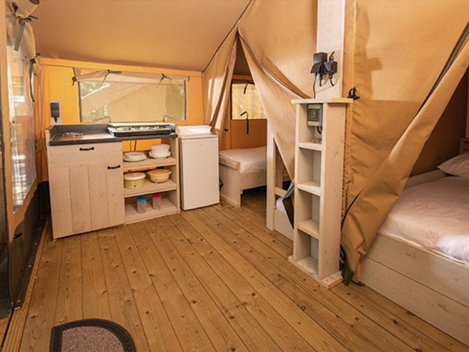 Cliquez pour découvrir toutes les photos de l'HÉBERGEMENT ! tente toile et bois - Hu Norcenni Girasole Village photo 2