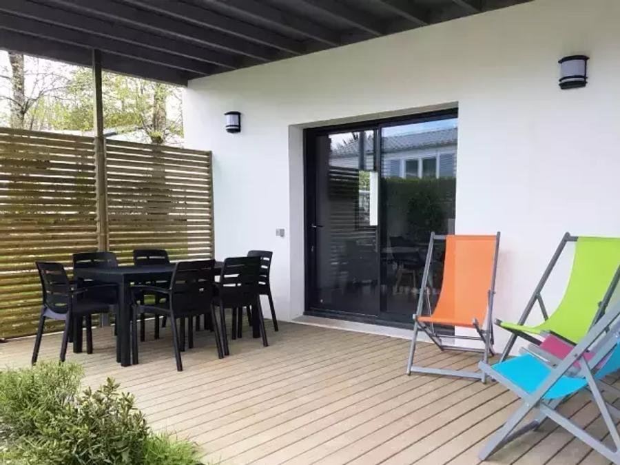 Camping Pas Cher vous présente avec son site Officiel campingpascher.fr, le Camping Kersentic classé 4 étoiles, situé sur la commune de Fouesnant dans le département Finistère (Bretagne) en France. Le camping Kersentic vous propose un hébergement de type appartement de 60 m² (télévision). L'établissement vous propose 19 autres types d'hébergements. Découvrez tous nos séjours à petits prix dans la commune et aux alentours de Fouesnant du département : Finistère (Bretagne). Les Avis clients pour le Camping Kersentic sont excellents avec une note moyenne de 9 sur 10. Piscine chauffée, Piscine couverte, Animations familiales, Club enfants, Aire de jeux enfants, Canoë-kayak, Paddle, Ping-pong, Pétanque, Terrain multisports, Bar, Dépôt de pain, Pizzeria, Plats à emporter, Snack/Bar, Épicerie,... En savoir plus : cliquez-ICI.