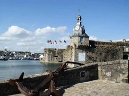 Camping Pas Cher vous présente avec son site Officiel campingpascher.fr, le Camping Maeva Escapades Kersentic classé 4 étoiles, situé sur la commune de Fouesnant dans le département Finistère (Bretagne) en France. Le camping Maeva Escapades Kersentic, vous présente un hébergement de type tente de 16 m². Le camping Maeva Escapades Kersentic vous propose du vendredi 11 septembre au vendredi 18 septembre 2026 pour 7 nuits à 224€. Cette location propose 76 dates différentes pour réserver votre séjour. Découvrez également les 24 autres gammes d'hébergements du camping. Les Avis clients pour le Camping Maeva Escapades Kersentic sont excellents avec une note moyenne de 9 sur 10. Piscine couverte, Piscine extérieure, Animations familiales, Club enfants, Aire de jeux enfants, Canoë-kayak, Court de tennis, Paddle, Ping-pong, Pétanque, Sports nautiques, Terrain multisports, Bar, Dépôt de pain, Pizzeria, Plats à emporter, Snack/Bar, Supermarché, Épicerie,... En savoir plus : cliquez-ICI.