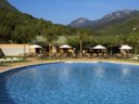 Camping Pas Cher vous présente avec son site Officiel campingpascher.fr, le Camping TAIGA Bassegoda Park Albanya classé 4 étoiles, situé sur la commune de Albanya dans le département Gérone (Catalogne) en Espagne. Le camping TAIGA Bassegoda Park Albanya vous propose un hébergement de type bungalow de 35 m² pour 7 personnes avec climatisation (télévision). Cet hébergement propose plus de 18 dates différentes pour réserver ! Pour dévouvrir la période la moins chère, consultez la rubrique 'Tarifs' et sélectionnez votre mois de départ. L'établissement vous propose 3 autres types d'hébergements. Découvrez tous nos séjours à petits prix dans la commune et aux alentours de Albanya du département : Gérone (Catalogne). Les Avis clients pour le Camping TAIGA Bassegoda Park Albanya sont excellents avec une note moyenne de 9 sur 10. Piscine extérieure, Animation enfants, Animations familiales, Aire de jeux enfants, Baby-foot, Escalade, Piscine, Pétanque, Salle de jeux vidéo, Terrain de volley-ball, Terrain multisports, Bar, Dépôt de pain, Restaurant, Snack/Bar, Supermarché, Épicerie,... En savoir plus : cliquez-ICI.