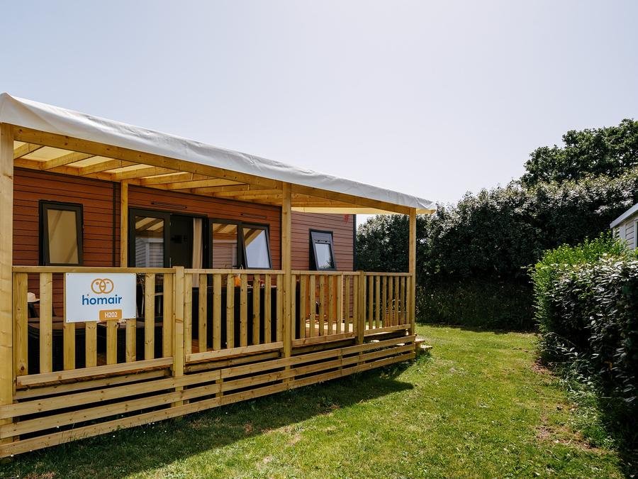 Camping Pas Cher vous présente avec son site Officiel campingpascher.fr, le Camping Club Del Sole Tenuta Primero Grado Family Resort classé 4 étoiles, situé sur la commune de Grado dans le département Gorizia (Frioul Vénétie Julienne) en Italie. Le camping Club Del Sole Tenuta Primero Grado Family Resort, vous présente un hébergement de type mobil-home de 35 m² pour 6 personnes avec climatisation. Le camping Club Del Sole Tenuta Primero Grado Family Resort vous proposeun séjour PAS CHER avec une REMISEdu mercredi 19 août au mercredi 26 août 2026, en promotion à -66% pour 7 nuits à 525 € au lieu de 1561 € soit une Économie de 1036 €. Cette location propose 23 dates différentes pour réserver votre séjour. Découvrez également les 18 autres gammes d'hébergements du camping. Les Avis clients pour le Camping Club Del Sole Tenuta Primero Grado Family Resort sont de 7 sur 10. Mer, Piscine extérieure, Animations familiales, Club ados, Club enfants, Aire de jeux enfants, Baby-foot, Canoë-kayak, Court de tennis, Golf, Ping-pong, Pétanque, Salle de jeux vidéo, Skatepark, Terrain de badminton, Terrain de basketball, Terrain de beach-volley, Terrain de football, Terrain de volley-ball, Terrain multisports, Bar, Dépôt de pain, Pizzeria, Restaurant, Snack/Bar, Épicerie,... En savoir plus : cliquez-ICI.