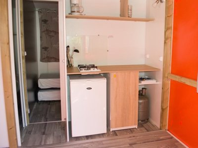 Cliquez pour découvrir toutes les photos de l'HÉBERGEMENT ! bungalow toilé - Les Amandiers photo 3