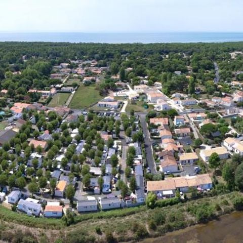 établissement Le Maine photo 1