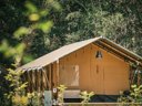 Cliquez pour découvrir toutes les photos de l'HÉBERGEMENT ! tente en toile et bois - camping Flower La Steniole photo 2