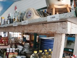 Camping Pas Cher vous présente avec son site Officiel campingpascher.fr, le Camping Des Dunes classé 4 étoiles, situé sur la commune de Gravelines dans le département Nord (Nord Pas De Calais) en France. Le camping Des Dunes, vous présente un hébergement de type tente en toile et bois de 19 m² pour 4 personnes. Le camping Des Dunes vous propose du lundi 23 mars au lundi 30 mars 2026 pour 7 nuits à 370€. Cette location propose 94 dates différentes pour réserver votre séjour. Découvrez également les 11 autres gammes d'hébergements du camping. Les Avis clients pour le Camping Des Dunes sont excellents avec une note moyenne de 8 sur 10. Mer, Piscine chauffée, Piscine couverte, Club enfants, Aire de jeux enfants, Baby-foot, Cyclisme, Flipper, Ping-pong, Pétanque, Randonnée, Salle de jeux vidéo, Bar, Snack/Bar, Épicerie,... En savoir plus : cliquez-ICI.