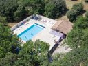 Camping Pas Cher vous présente avec son site Officiel campingpascher.fr, le Camping Flower Les Truffières classé 3 étoiles, situé sur la commune de Grignan dans le département Drome (Rhône-alpes) en France. Le camping Flower Les Truffières vous propose un hébergement de type tente de 19 m². L'établissement vous propose 8 autres types d'hébergements. Découvrez tous nos séjours à petits prix dans la commune et aux alentours de Grignan du département : Drome (Rhône-alpes). Les Avis clients pour le Camping Flower Les Truffières sont de 7 sur 10. Piscine chauffée, Piscine extérieure, Club enfants, Aire de jeux enfants, Baby-foot, Canoë-kayak, Centre équestre, Court de tennis, Cyclisme, Golf, Paddle, Ping-pong, Pétanque, Randonnée, Structure gonflable enfants, Terrain de football, Bar, Boulangerie, Dépôt de pain, Snack/Bar, Supermarché,... En savoir plus : cliquez-ICI.