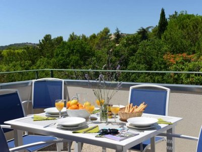 Cliquez pour découvrir toutes les photos de l'HÉBERGEMENT ! appartement - Côté Provence photo 4
