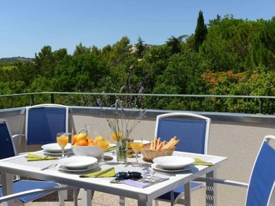 Cliquez pour découvrir toutes les photos de l'HÉBERGEMENT ! appartement - Côté Provence photo 9