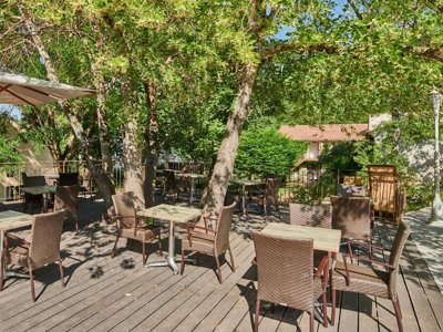 Cliquez pour découvrir toutes les photos de l'ÉTABLISSEMENT ! camping Domaine Château Laval photo 15