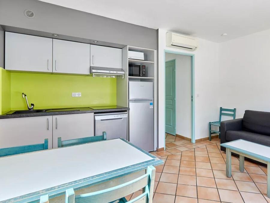 Camping Pas Cher vous présente avec son site Officiel campingpascher.fr, la Résidence OdalysLa Palmeraie classé 3 étoiles, située sur la commune de Grimaud dans le département Var (Provence Alpes Côte D'azur) en France. La résidence Odalys La Palmeraie, vous présente un hébergement de type studio de 30 m² pour 2 personnes. La résidence Odalys La Palmeraie vous proposeun séjour PAS CHER avec une REMISEdu sam. 06 juin au sam. 13 juin 2026, en promotion à -30% pour 7 nuits à 503,30 € au lieu de 719,0 € soit une Économie de 215,70 €. Cette location propose 41 dates différentes pour réserver votre séjour. Découvrez également les 3 autres gammes d'hébergements de la résidence. Les Avis clients pour la Résidence OdalysLa Palmeraie sont excellents avec une note moyenne de 8 sur 10. Piscine chauffée, Piscine extérieure, Canoë-kayak, Centre équestre, Court de tennis, Golf, Pétanque,... En savoir plus : cliquez-ICI.