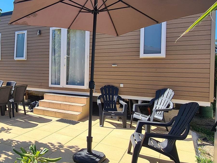 Camping Pas Cher vous présente avec son site Officiel campingpascher.fr, le Camping Tikayan Domaine Du Golfe De Saint Tropez classé 4 étoiles, situé sur la commune de Grimaud dans le département Var (Provence Alpes Côte D'azur) en France. Le camping Tikayan Domaine Du Golfe De Saint Tropez, vous présente un hébergement de type mobil-home de 34 m² pour 6 personnes avec climatisation et télévision. Le camping Tikayan Domaine Du Golfe De Saint Tropez vous proposeun séjour PAS CHER avec une REMISEdu sam. 04 juillet au sam. 11 juillet 2026, en promotion à -40% pour 7 nuits à 1171,80 € au lieu de 1953,0 € soit une Économie de 781,20 €. Cette location propose 47 dates différentes pour réserver votre séjour. Découvrez également les 12 autres gammes d'hébergements du camping. Les Avis clients pour le Camping Tikayan Domaine Du Golfe De Saint Tropez sont de 7 sur 10. Mer, Piscine extérieure, Animations familiales, Club enfants, Aire de jeux enfants, Centre équestre, Golf, Plongée, Pétanque, Sports nautiques, Terrain de badminton, Terrain de volley-ball, Bar, Plats à emporter, Snack/Bar,... En savoir plus : cliquez-ICI.