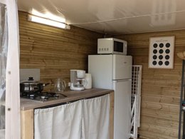 Camping Pas Cher vous présente avec son site Officiel campingpascher.fr, le Camping Lac De Groléjac classé 3 étoiles, situé sur la commune de Grolejac dans le département Dordogne (Aquitaine) en France. Le camping Lac De Groléjac, vous présente un hébergement de type hébergement insolite de 20 m² pour 4 personnes. Le camping Lac De Groléjac vous propose du sam. 30 mai au sam. 06 juin 2026, en promotion à -14% pour 7 nuits à 198 € au lieu de 231,0 € soit une Économie de 33 €. Cette location propose 49 dates différentes pour réserver votre séjour. Découvrez également les 16 autres gammes d'hébergements du camping. Les Avis clients pour le Camping Lac De Groléjac sont excellents avec une note moyenne de 9 sur 10. LacRivière, Piscine chauffée, Piscine extérieure, Animations familiales, Club enfants, Aire de jeux enfants, Canoë-kayak, Cyclisme, Ping-pong, Pédalo, Pétanque, Randonnée, Trampoline, Bar, Dépôt de pain, Plats à emporter, Snack/Bar, Épicerie,... En savoir plus : cliquez-ICI.