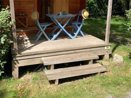 Camping Pas Cher vous présente avec son site Officiel campingpascher.fr, le Camping L'Etang Du Pays Blanc classé 3 étoiles, situé sur la commune de Guerande dans le département Loire-atlantique (Pays De La Loire) en France. Le camping L'Etang Du Pays Blanc, vous présente un hébergement de type hébergement insolite de 12 m² pour 3 personnes. Le camping L'Etang Du Pays Blanc vous propose du sam. 27 juin au sam. 04 juillet 2026, en promotion à -15% pour 7 nuits à 183,71 € au lieu de 218,0 € soit une Économie de 34,29 €. Cette location propose 71 dates différentes pour réserver votre séjour. Découvrez également les 40 autres gammes d'hébergements du camping. Les Avis clients pour le Camping L'Etang Du Pays Blanc sont excellents avec une note moyenne de 8 sur 10. Piscine chauffée, Piscine couverte, Animations familiales, Club enfants, Aire de jeux enfants, Aire de jeux intérieure, Canoë-kayak, Centre équestre, Court de tennis, Ping-pong, Pétanque, Salle de fitness, Structure gonflable enfants, Terrain de football, Terrain multisports, Trampoline, Bar, Dépôt de pain, Plats à emporter, Snack/Bar, Supermarché, Épicerie,... En savoir plus : cliquez-ICI.