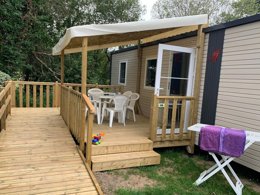 Camping Pas Cher vous présente avec son site Officiel campingpascher.fr, le Camping L'Etang Du Pays Blanc classé 3 étoiles, situé sur la commune de Guerande dans le département Loire-atlantique (Pays De La Loire) en France. Le camping L'Etang Du Pays Blanc, vous présente un hébergement de type mobil-home de 27 m² pour 1 personne et télévision. Le camping L'Etang Du Pays Blanc vous propose du sam. 27 juin au sam. 04 juillet 2026, en promotion à -15% pour 7 nuits à 225,14 € au lieu de 268,0 € soit une Économie de 42,86 €. Cette location propose 71 dates différentes pour réserver votre séjour. Découvrez également les 40 autres gammes d'hébergements du camping. Les Avis clients pour le Camping L'Etang Du Pays Blanc sont excellents avec une note moyenne de 8 sur 10. Piscine chauffée, Piscine couverte, Animations familiales, Club enfants, Aire de jeux enfants, Aire de jeux intérieure, Canoë-kayak, Centre équestre, Court de tennis, Ping-pong, Pétanque, Salle de fitness, Structure gonflable enfants, Terrain de football, Terrain multisports, Trampoline, Bar, Dépôt de pain, Plats à emporter, Snack/Bar, Supermarché, Épicerie,... En savoir plus : cliquez-ICI.