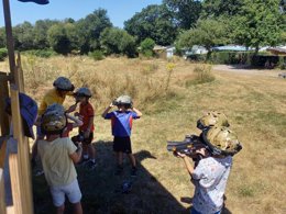 Camping Pas Cher vous présente avec son site Officiel campingpascher.fr, le Camping L'Etang Du Pays Blanc classé 3 étoiles, situé sur la commune de Guerande dans le département Loire-atlantique (Pays De La Loire) en France. Le camping L'Etang Du Pays Blanc, vous présente un hébergement de type hébergement insolite de 30 m² pour 4 personnes et télévision. Le camping L'Etang Du Pays Blanc vous propose du sam. 27 juin au sam. 04 juillet 2026, en promotion à -15% pour 7 nuits à 225,14 € au lieu de 268,0 € soit une Économie de 42,86 €. Cette location propose 58 dates différentes pour réserver votre séjour. Découvrez également les 40 autres gammes d'hébergements du camping. Les Avis clients pour le Camping L'Etang Du Pays Blanc sont excellents avec une note moyenne de 8 sur 10. Piscine chauffée, Piscine couverte, Animations familiales, Club enfants, Aire de jeux enfants, Aire de jeux intérieure, Canoë-kayak, Centre équestre, Court de tennis, Ping-pong, Pétanque, Salle de fitness, Structure gonflable enfants, Terrain de football, Terrain multisports, Trampoline, Bar, Dépôt de pain, Plats à emporter, Snack/Bar, Supermarché, Épicerie,... En savoir plus : cliquez-ICI.