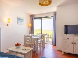 Camping Pas Cher vous présente avec son site Officiel campingpascher.fr, la Résidence Odalys Référence Fleur De Sel classé 3 étoiles, située sur la commune de Guidel dans le département Morbihan (Bretagne) en France. La résidence Odalys Référence Fleur De Sel, vous présente un hébergement de type appartement de 42 m² et télévision. La résidence Odalys Référence Fleur De Sel vous proposeun séjour PAS CHER avec une REMISEdu sam. 13 décembre au sam. 20 décembre 2025 avec une PROMO de DERNIÈRE MINUTE, en promotion à -30% pour 7 nuits à 244,30 € au lieu de 349,0 € soit une Économie de 104,70 €. Cette location propose 38 dates différentes pour réserver votre séjour. Découvrez également les 4 autres gammes d'hébergements de la résidence. Piscine extérieure, Canoë-kayak, Centre équestre, Golf, Plongée, Salle de fitness, Sports nautiques, Surf, Boulangerie,... En savoir plus : cliquez-ICI.