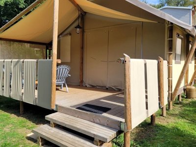 Cliquez pour découvrir toutes les photos de l'HÉBERGEMENT ! tente en toile et bois - Les Cerisiers photo 8