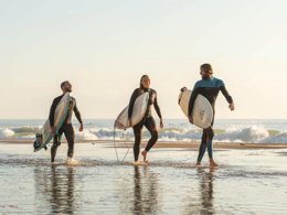 Camping Pas Cher vous présente avec son site Officiel campingpascher.fr, le Camping Maeva Respire Parfums D'été classé 4 étoiles, situé sur la commune de Jard Sur Mer dans le département Vendée (Pays De La Loire) en France. Le camping Maeva Respire Parfums D'été, vous présente un hébergement de type caravane. Le camping Maeva Respire Parfums D'été vous proposeun séjour PAS CHER avec une REMISEdu sam. 16 mai au sam. 23 mai 2026, en promotion à -30% pour 7 nuits à 199 € au lieu de 284,29 € soit une Économie de 85,29 €. Cette location propose 107 dates différentes pour réserver votre séjour. Découvrez également les 14 autres gammes d'hébergements du camping. Les Avis clients pour le Camping Maeva Respire Parfums D'été sont excellents avec une note moyenne de 8 sur 10. Mer, Piscine chauffée, Piscine extérieure, Animations familiales, Club enfants, Aire de jeux enfants, Centre équestre, Cyclisme, Jet-ski, Parcours sportif, Ping-pong, Pétanque, Randonnée, Surf, Terrain multisports, Boulangerie, Dépôt de pain, Restaurant,... En savoir plus : cliquez-ICI.