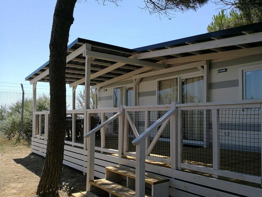 Camping Pas Cher vous présente avec son site Officiel campingpascher.fr, le Établissement Club Del Sole Jesolo Family Resort, situé sur la commune de Jesolo Pineta dans le département Venise (Vénétie) en Italie. L'établissement Club Del Sole Jesolo Family Resort vous propose un hébergement de type mobil-home. L'établissement vous propose 11 autres types d'hébergements. Découvrez tous nos séjours à petits prix dans la commune et aux alentours de Jesolo Pineta du département : Venise (Vénétie).... En savoir plus : cliquez-ICI.