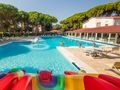 Camping Pas Cher vous présente avec son site Officiel campingpascher.fr, le Établissement Club Del Sole Jesolo Family Resort, situé sur la commune de Jesolo Pineta dans le département Venise (Vénétie) en Italie. L'établissement Club Del Sole Jesolo Family Resort vous propose un hébergement de type mobil-home. L'établissement vous propose 11 autres types d'hébergements. Découvrez tous nos séjours à petits prix dans la commune et aux alentours de Jesolo Pineta du département : Venise (Vénétie).... En savoir plus : cliquez-ICI.