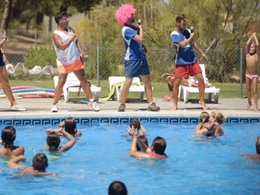 Camping Pas Cher vous présente avec son site Officiel campingpascher.fr, le Camping Giralda, situé sur la commune de Huelva dans le département Huelva (Andalousie) en Espagne. Le camping Giralda vous propose un hébergement de type mobil-home pour 1 personne avec climatisation (télévision). L'établissement vous propose 6 autres types d'hébergements. Découvrez tous nos séjours à petits prix dans la commune et aux alentours de Huelva du département : Huelva (Andalousie). Les Avis clients pour le Camping Giralda sont excellents avec une note moyenne de 10 sur 10. Piscine extérieure, Aire de jeux enfants, Canoë-kayak, Pétanque,... En savoir plus : cliquez-ICI.