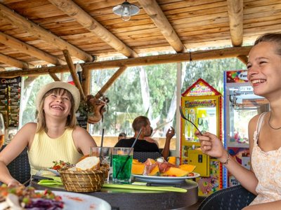 Cliquez pour découvrir toutes les photos de l'ÉTABLISSEMENT ! camping Tikayan Les Palmiers photo 22