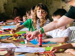 Camping Pas Cher vous présente avec son site Officiel campingpascher.fr, le Camping Castell Montgri classé 4 étoiles, situé sur la commune de L'estartit dans le département Gérone (Catalogne) en Espagne. Le camping Castell Montgri, vous présente un hébergement de type mobil-home de 24 m² avec climatisation. Le camping Castell Montgri vous proposeun séjour PAS CHER avec une REMISEdu sam. 30 mai au sam. 06 juin 2026, en promotion à -50% pour 7 nuits à 227,50 € au lieu de 455,0 € soit une Économie de 227,50 €. Cette location propose 77 dates différentes pour réserver votre séjour. Découvrez également les 20 autres gammes d'hébergements du camping. Les Avis clients pour le Camping Castell Montgri sont excellents avec une note moyenne de 8 sur 10. Mer, Parc aquatique, Piscine extérieure, Animations familiales, Club enfants, Aire de jeux enfants, Canoë-kayak, Centre équestre, Court de tennis, Golf, Ping-pong, Piscine, Planche à voile, Plongée, Pédalo, Pétanque, Salle de jeux vidéo, Ski nautique, Structure gonflable enfants, Terrain de football, Terrain de volley-ball, Terrain multisports, Voile, kiteSurf, Bar, Dépôt de pain, Restaurant, Snack/Bar, Épicerie,... En savoir plus : cliquez-ICI.