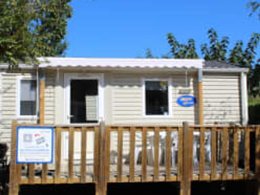 Camping Pas Cher vous présente avec son site Officiel campingpascher.fr, le Camping Castell Montgri classé 4 étoiles, situé sur la commune de L'estartit dans le département Gérone (Catalogne) en Espagne. Le camping Castell Montgri, vous présente un hébergement de type mobil-home de 24 m² avec climatisation. Le camping Castell Montgri vous proposeun séjour PAS CHER avec une REMISEdu sam. 30 mai au sam. 06 juin 2026, en promotion à -50% pour 7 nuits à 227,50 € au lieu de 455,0 € soit une Économie de 227,50 €. Cette location propose 77 dates différentes pour réserver votre séjour. Découvrez également les 20 autres gammes d'hébergements du camping. Les Avis clients pour le Camping Castell Montgri sont excellents avec une note moyenne de 8 sur 10. Mer, Parc aquatique, Piscine extérieure, Animations familiales, Club enfants, Aire de jeux enfants, Canoë-kayak, Centre équestre, Court de tennis, Golf, Ping-pong, Piscine, Planche à voile, Plongée, Pédalo, Pétanque, Salle de jeux vidéo, Ski nautique, Structure gonflable enfants, Terrain de football, Terrain de volley-ball, Terrain multisports, Voile, kiteSurf, Bar, Dépôt de pain, Restaurant, Snack/Bar, Épicerie,... En savoir plus : cliquez-ICI.