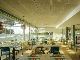 Camping Pas Cher vous présente avec son site Officiel campingpascher.fr, le Camping Alannia Costa Dorada classé 3 étoiles, situé sur la commune de L'hospitalet De Infant dans le département Tarragone (Catalogne) en Espagne. Le camping Alannia Costa Dorada, vous présente un hébergement de type mobil-home de 29 m² pour 5 personnes avec climatisation et télévision. Le camping Alannia Costa Dorada vous propose du lundi 16 mars au lundi 23 mars 2026 pour 7 nuits à 833.06€. Cette location propose 9 dates différentes pour réserver votre séjour. Découvrez également les 9 autres gammes d'hébergements du camping. Les Avis clients pour le Camping Alannia Costa Dorada sont excellents avec une note moyenne de 8 sur 10. Mer, Piscine extérieure, Club ados, Club enfants, Aire de jeux enfants, Court de tennis, Cyclisme, Parcours sportif, Ping-pong, Plongée, Pétanque, Randonnée, Terrain de beach-volley, Terrain multisports, Bar, Restaurant, Snack/Bar, Supermarché,... En savoir plus : cliquez-ICI.