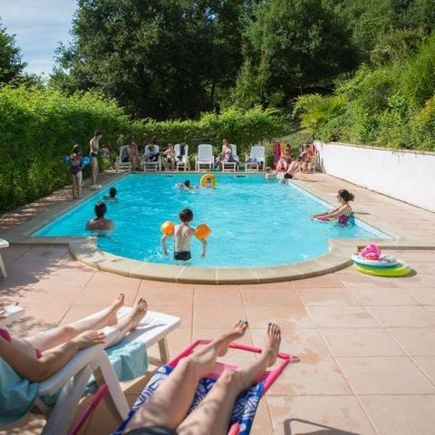 Cliquez pour découvrir toutes les photos de l'ÉTABLISSEMENT ! établissement Les Chalets De Pierretoun photo 2