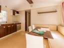 Cliquez pour découvrir toutes les photos de l'HÉBERGEMENT ! mobil-home - camping Le Petit Trianon photo 4