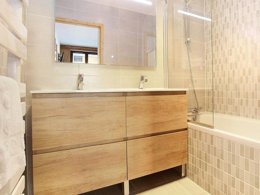 Camping Pas Cher vous présente avec son site Officiel campingpascher.fr, la Résidence Et Spa Odalys Mendi Alde classé 4 étoiles, située sur la commune de La Clusaz dans le département Haute-savoie (Rhône Alpes) en France. La résidence Et Spa Odalys Mendi Alde, vous présente un hébergement de type studio de 30 m² pour 4 personnes et télévision. La résidence Et Spa Odalys Mendi Alde vous propose du sam. 02 mai au sam. 09 mai 2026 pour 7 nuits à 449€. Cette location propose 15 dates différentes pour réserver votre séjour. Découvrez également les 8 autres gammes d'hébergements de la résidence. Les Avis clients pour la Résidence Et Spa Odalys Mendi Alde sont de 7 sur 10. Piscine chauffée, Piscine extérieure, Club enfants, Canoë-kayak, Centre équestre, Court de tennis, Golf, Salle de fitness, Boulangerie, Restaurant,... En savoir plus : cliquez-ICI.