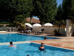 Camping Pas Cher vous présente avec son site Officiel campingpascher.fr, le Établissement Le Marais Neuf, situé sur la commune de La Barre De Monts dans le département Vendée (Pays De La Loire) en France. L'établissement Le Marais Neuf vous propose un hébergement de type mobilhome de 33 m². L'établissement vous propose 6 autres types d'hébergements. Découvrez tous nos séjours à petits prix dans la commune et aux alentours de La Barre De Monts du département : Vendée (Pays De La Loire).... En savoir plus : cliquez-ICI.