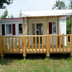 Camping Pas Cher vous présente avec son site Officiel campingpascher.fr, le Camping Ternélia La Caillebotière classé 2 étoiles, situé sur la commune de La Barre De Monts dans le département Vendée (Pays De La Loire) en France. Le camping Ternélia La Caillebotière vous propose un hébergement de type mobil-home de 28 m². L'établissement vous propose 2 autres types d'hébergements. Découvrez tous nos séjours à petits prix dans la commune et aux alentours de La Barre De Monts du département : Vendée (Pays De La Loire). Les Avis clients pour le Camping Ternélia La Caillebotière sont excellents avec une note moyenne de 8 sur 10. Piscine chauffée, Piscine extérieure, Animations familiales, Club enfants, Aire de jeux enfants, Centre équestre, Ping-pong, Pétanque, Randonnée, Sports nautiques, Structure gonflable enfants, Terrain de beach-volley, Terrain de volley-ball, Snack/Bar,... En savoir plus : cliquez-ICI.