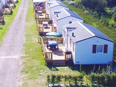Cliquez pour découvrir toutes les photos de l'ÉTABLISSEMENT ! camping Les Pinasses photo 2