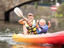 Camping Pas Cher vous présente avec son site Officiel campingpascher.fr, le Camping La Roche classé 4 étoiles, situé sur la commune de La Roche En Ardenne dans le département Luxembourg (Wallonie) en Belgique. Le camping La Roche, vous présente un hébergement de type lodge. Le camping La Roche vous propose du dimanche 12 avril au dimanche 19 avril 2026, en promotion à -20% pour 7 nuits à 800,40 € au lieu de 1000,5 € soit une Économie de 200,10 €. Cette location propose 280 dates différentes pour réserver votre séjour. Découvrez également les 7 autres gammes d'hébergements du camping. Rivière, Piscine extérieure, Aire de jeux enfants, Canoë-kayak, Ping-pong, Pétanque, Randonnée, Terrain multisports, Bar, Snack/Bar,... En savoir plus : cliquez-ICI.