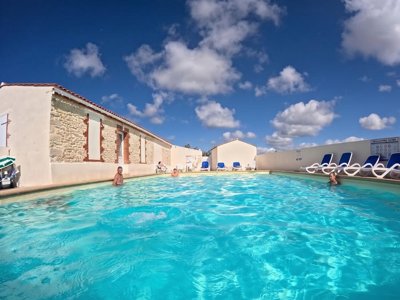 Cliquez pour découvrir toutes les photos de l'ÉTABLISSEMENT ! camping Le Pavillon Bleu photo 2