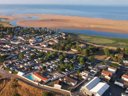 Camping Pas Cher vous présente avec son site Officiel campingpascher.fr, le Camping Le Pavillon Bleu classé 3 étoiles, situé sur la commune de La Faute Sur Mer dans le département Vendée (Pays De La Loire) en France. Le camping Le Pavillon Bleu vous propose un hébergement de type chalet de 25 m² pour 6 personnes (télévision). L'établissement vous propose 11 autres types d'hébergements. Découvrez tous nos séjours à petits prix dans la commune et aux alentours de La Faute Sur Mer du département : Vendée (Pays De La Loire). Les Avis clients pour le Camping Le Pavillon Bleu sont excellents avec une note moyenne de 8 sur 10. Piscine extérieure, Animations familiales, Club ados, Club enfants, Aire de jeux enfants, Pétanque, Terrain multisports, Supermarché,... En savoir plus : cliquez-ICI.