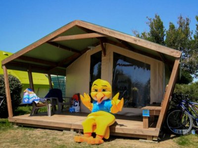 Cliquez pour découvrir toutes les photos de l'HÉBERGEMENT ! tente en toile et bois - Paradis - Le Grand R photo 5